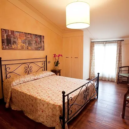 Residenza Palazzo Saloni Aparthotel Montalcino
